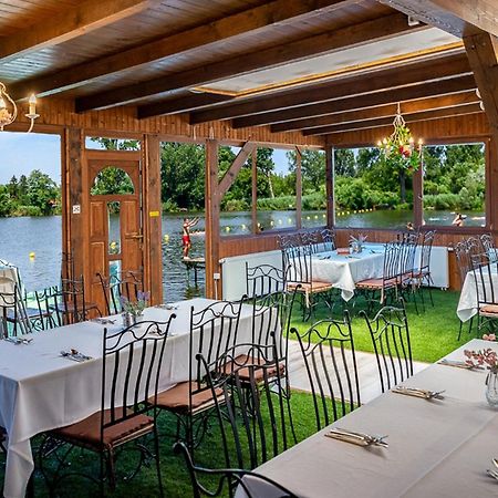 Eden Lounge Restaurant & Pension Верешедьхаз Екстер'єр фото