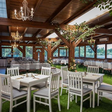 Eden Lounge Restaurant & Pension Верешедьхаз Екстер'єр фото