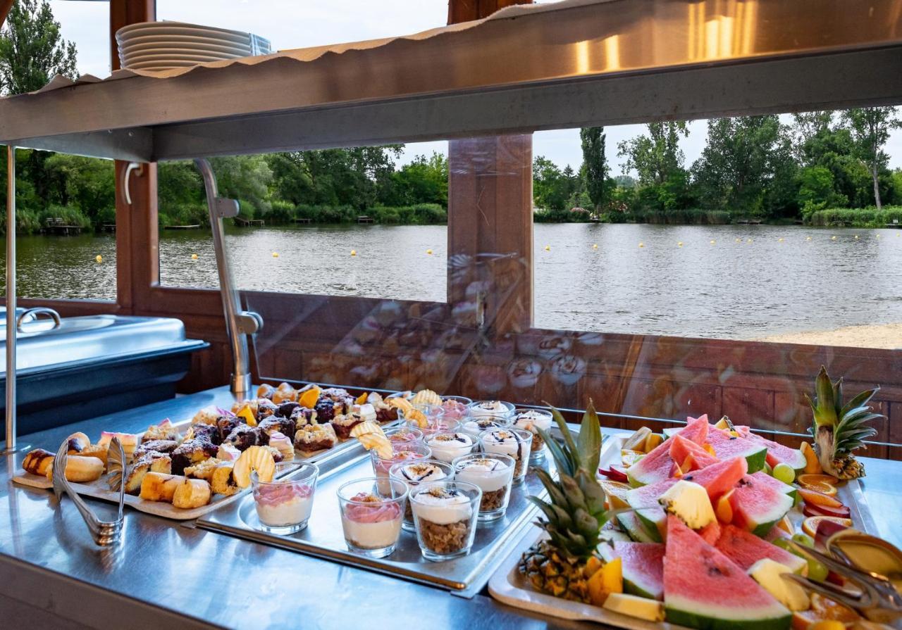 Eden Lounge Restaurant & Pension Верешедьхаз Екстер'єр фото