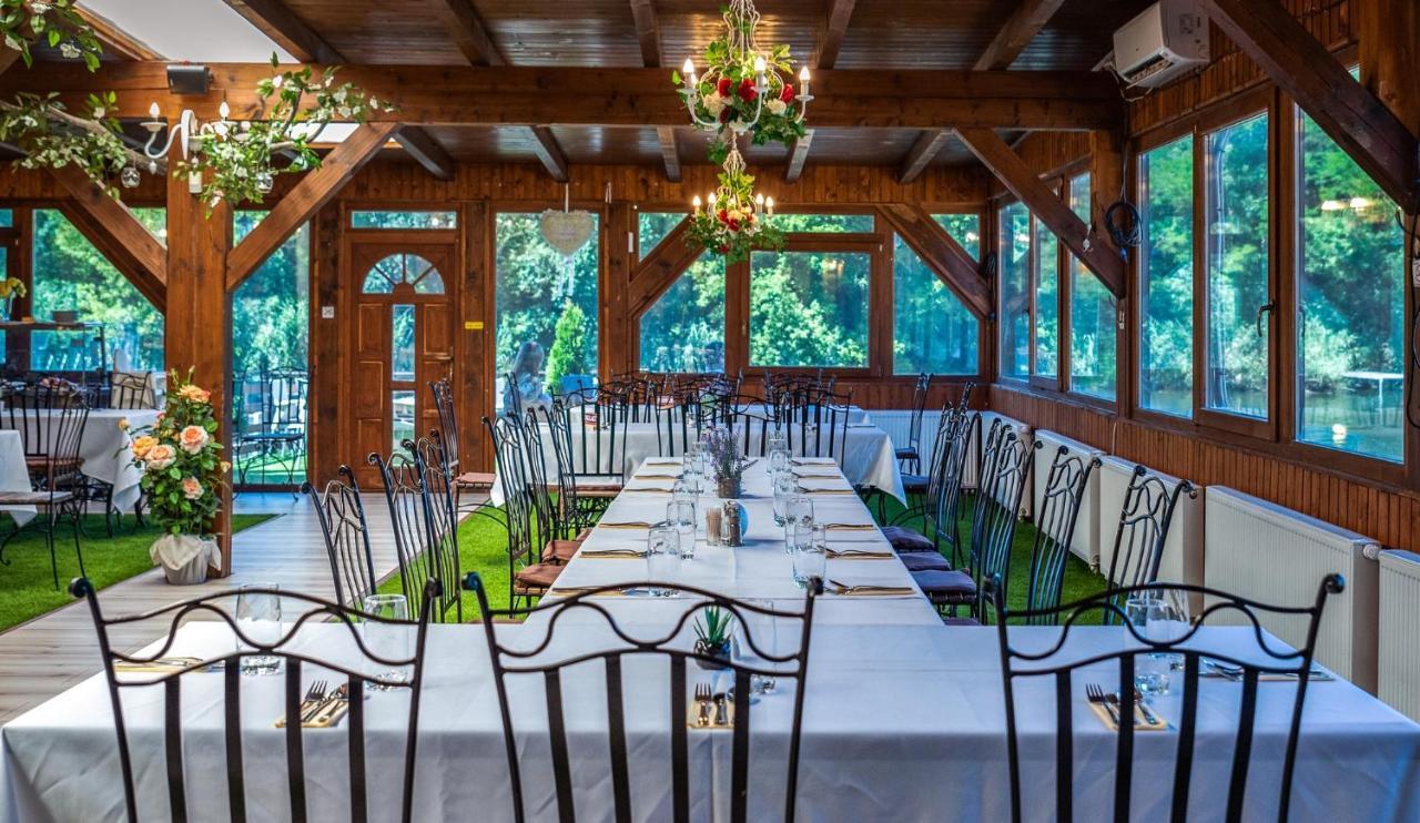 Eden Lounge Restaurant & Pension Верешедьхаз Екстер'єр фото